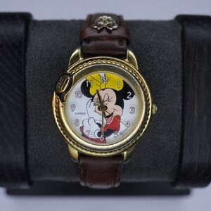 Vintage Lorus Minnie Mouse “Tee Hee” Watch Gold Brown Leather Band V52S-X002